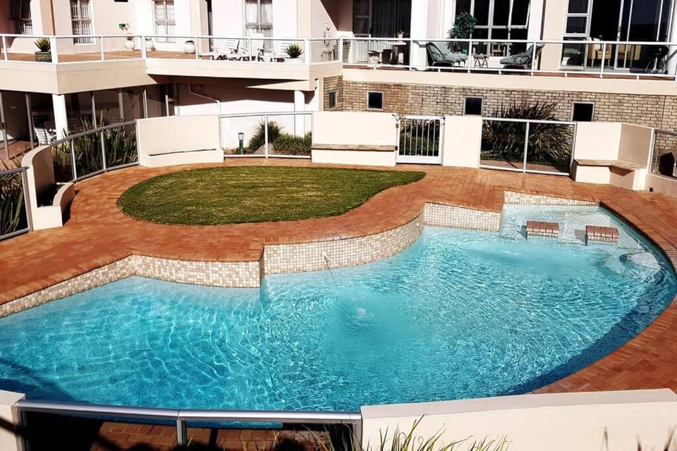 Ocean living @ Summerseas Apartment in Port Elizabeth