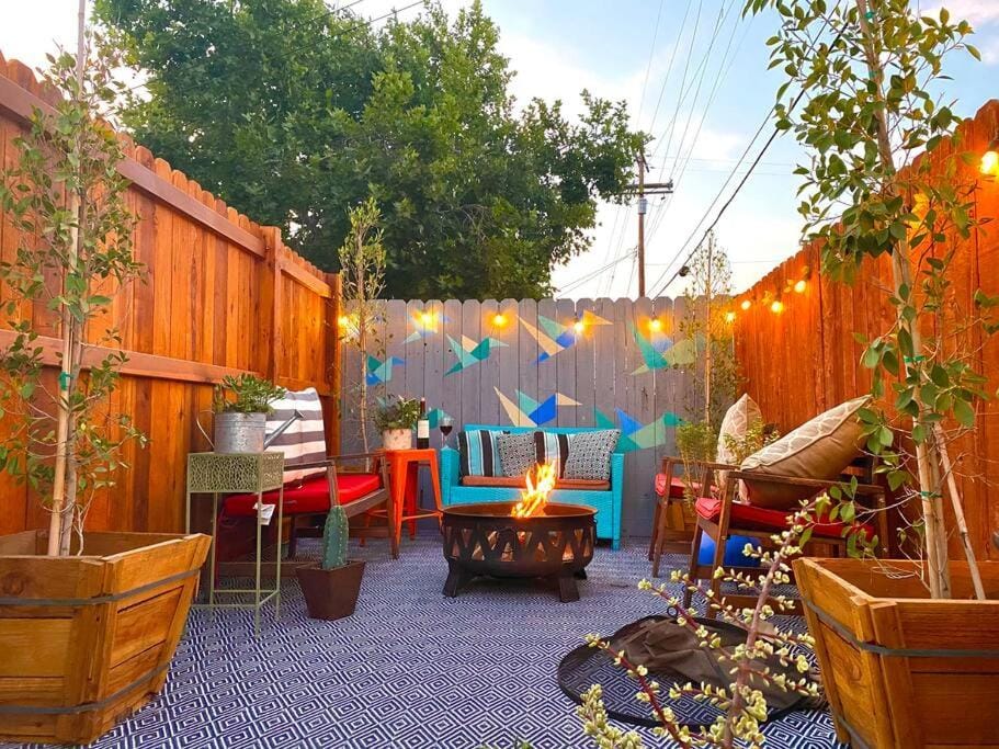 Hidden Gem LA 2bd house with dreamy backyard House in Lake Balboa