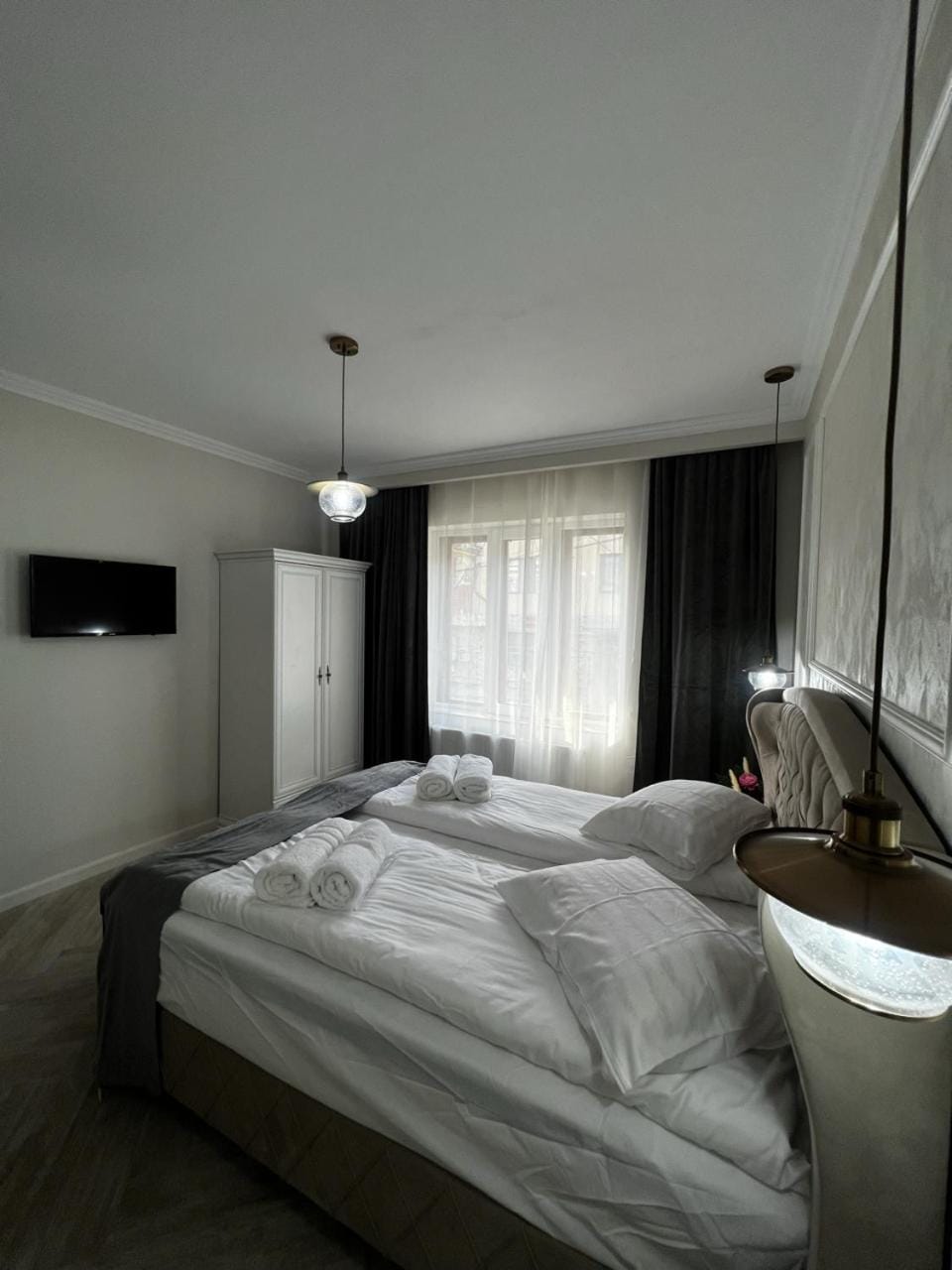 Bed, TV and multimedia, Photo of the whole room, Bedroom, wardrobe