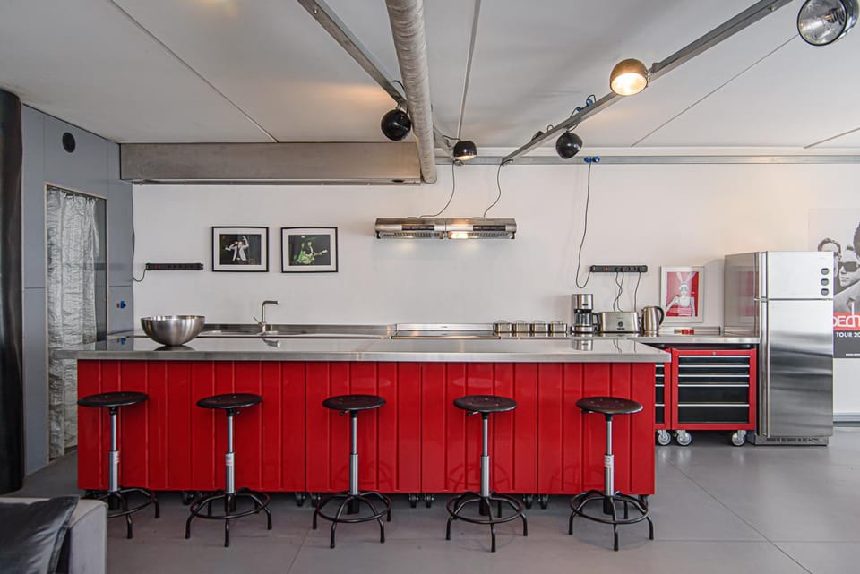 Kitchen or kitchenette, Lounge or bar