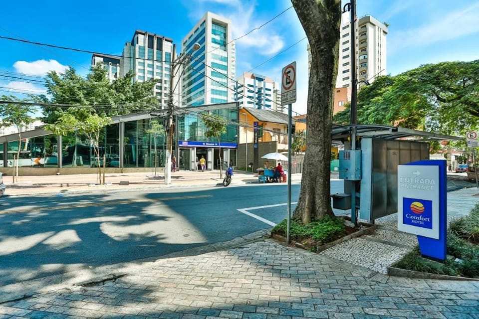 Neighbourhood, Street view