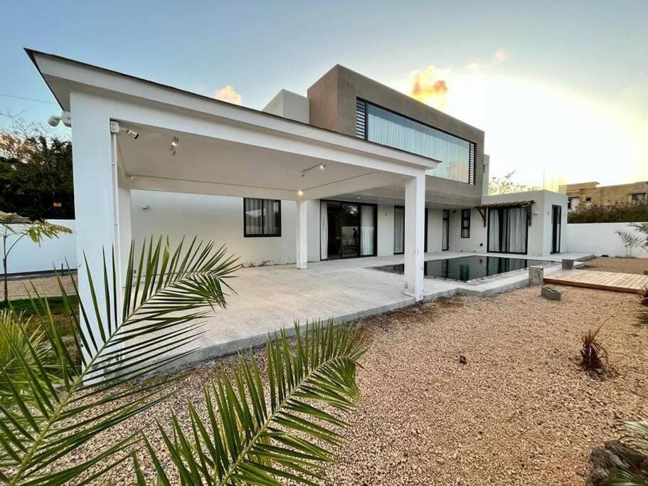 Tush villa is a new, spacious, modern, cheerful Villa in Rivière du Rempart District, Mauritius