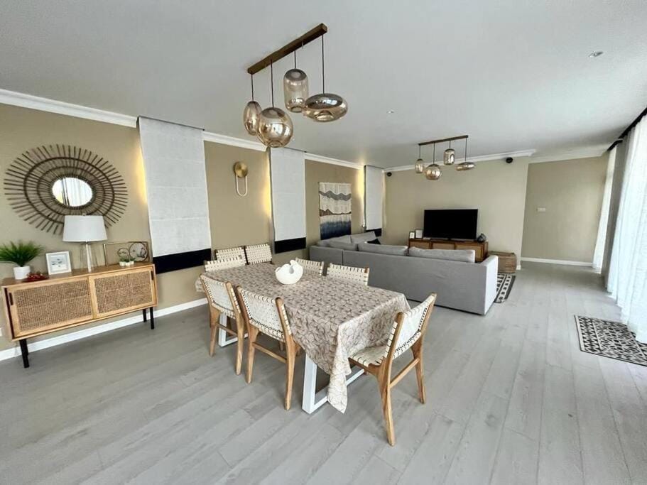 Tush villa is a new, spacious, modern, cheerful Villa in Rivière du Rempart District, Mauritius
