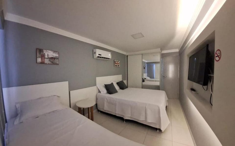 Bed, TV and multimedia, Photo of the whole room, air conditioner