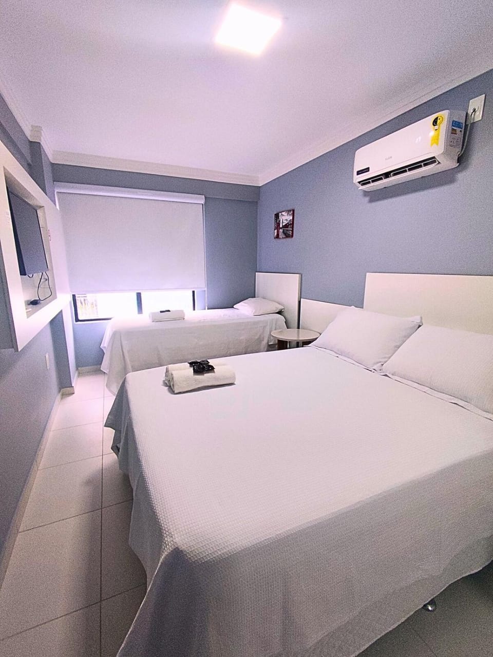 Bed, Bedroom, towels, air conditioner
