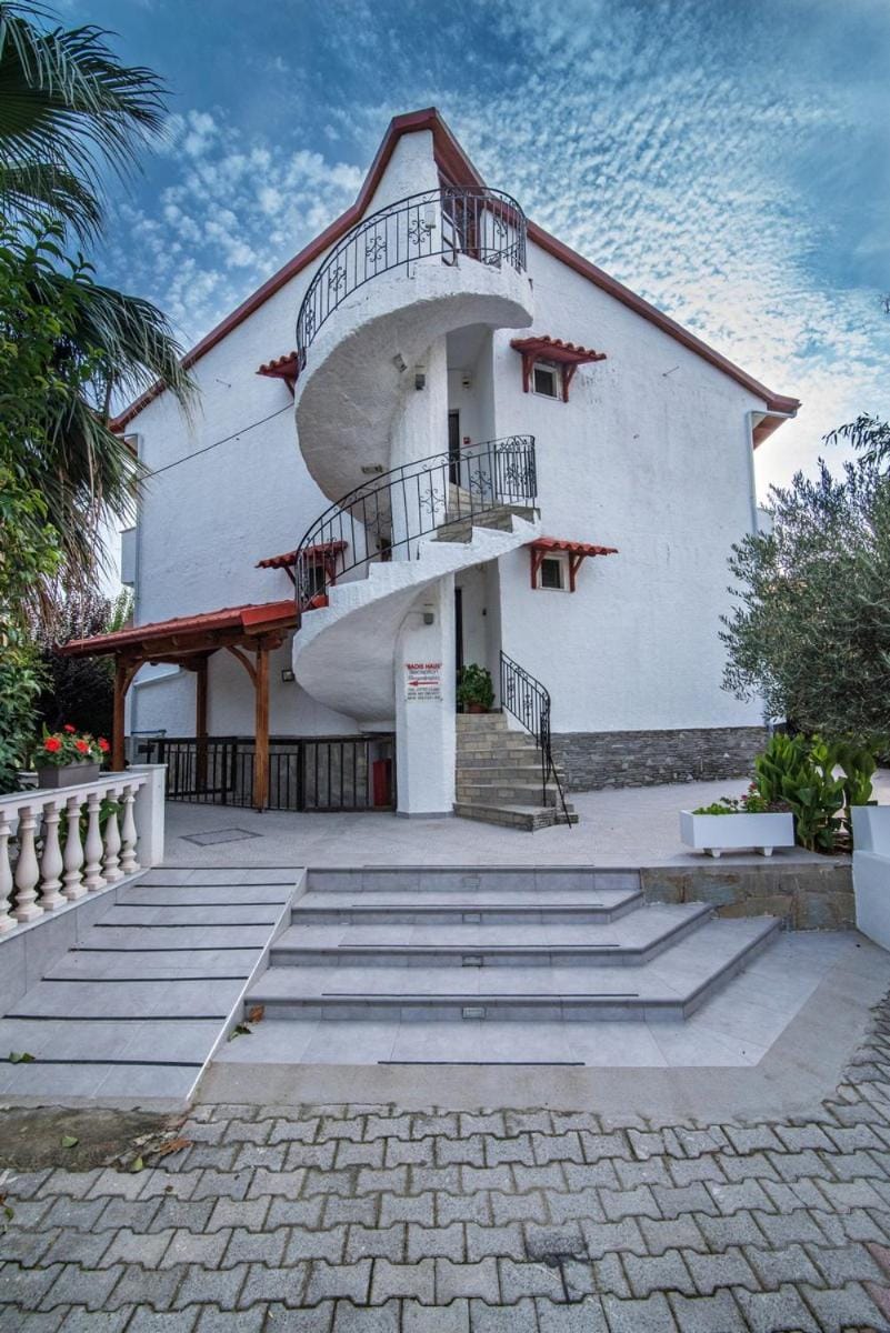 Property building, Facade/entrance