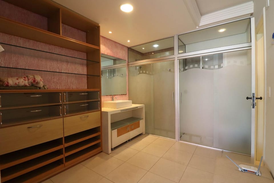 Toilet, Bedroom
