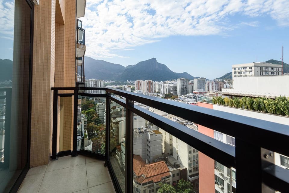 Property building, Nearby landmark, Day, Natural landscape, View (from property/room), Balcony/Terrace, City view, Mountain view, Sea view