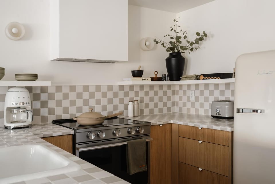 Coffee/tea facilities, Kitchen or kitchenette, dishwasher, minibar, pet friendly, stove, toaster