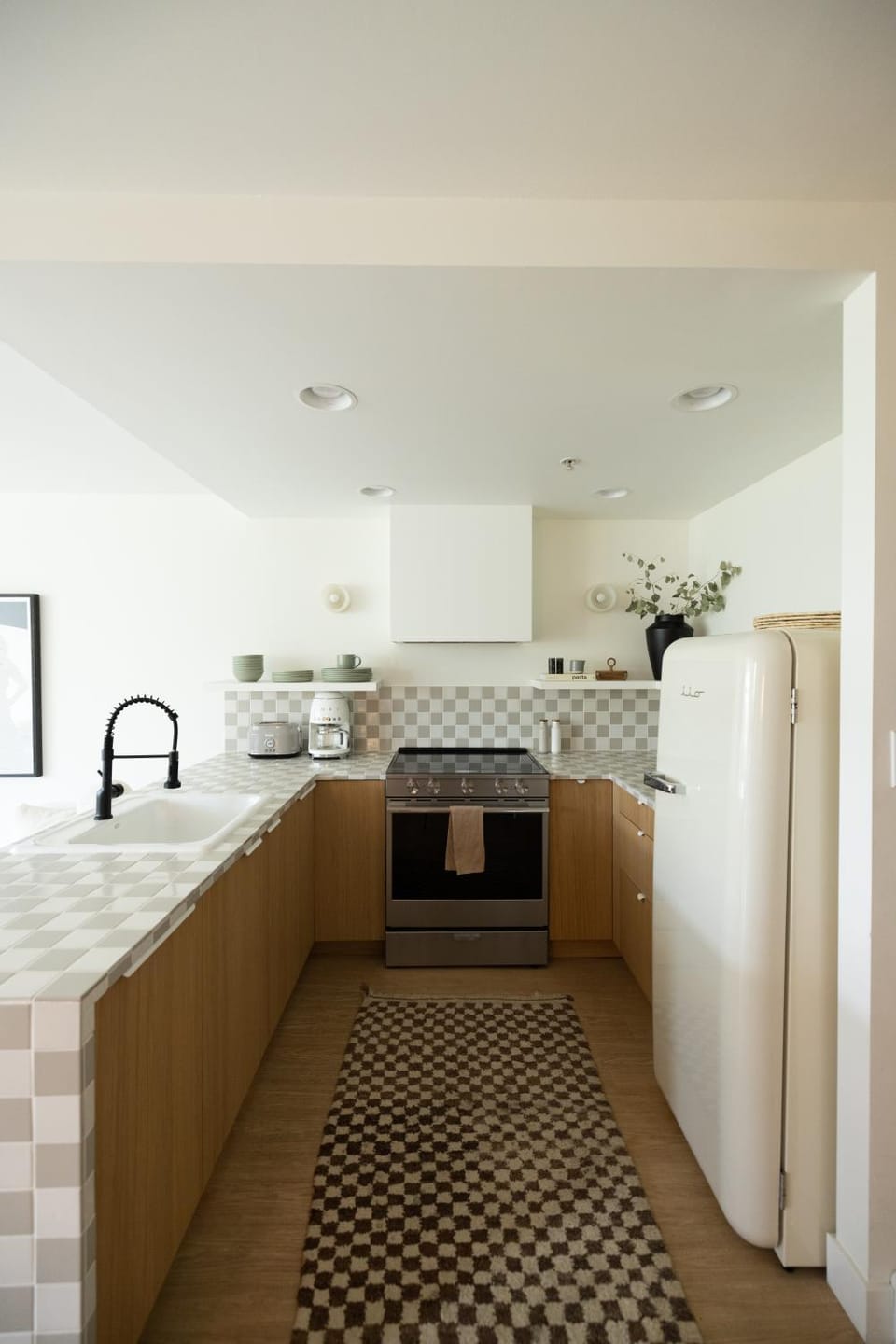 Kitchen or kitchenette, dishwasher, pet friendly, stove