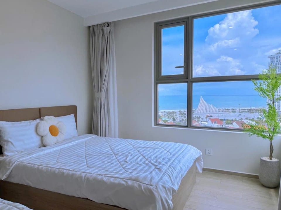 Bed, Sea view
