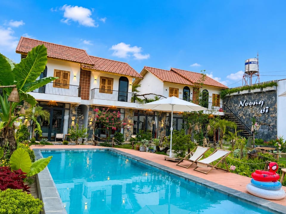Swimming pool