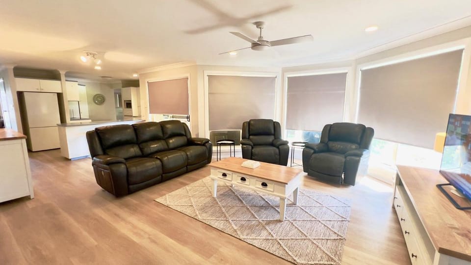 Yamba Family Seascape - Lifestyle Yamba House in Yamba