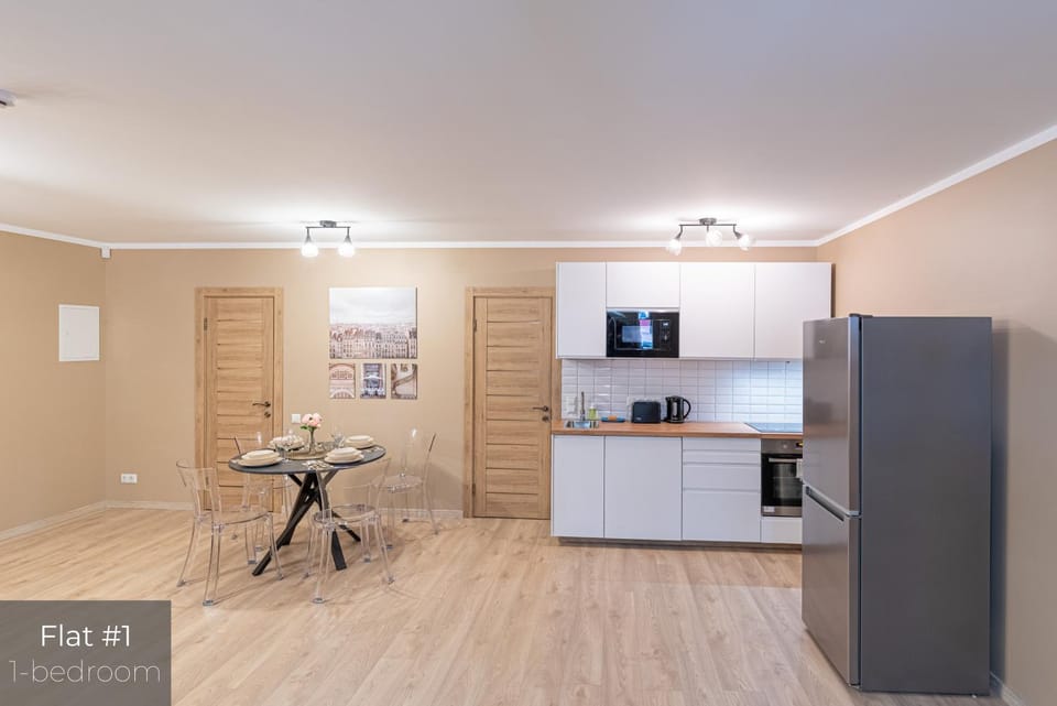 Kitchen or kitchenette, Dining area, oven, pet friendly, stove