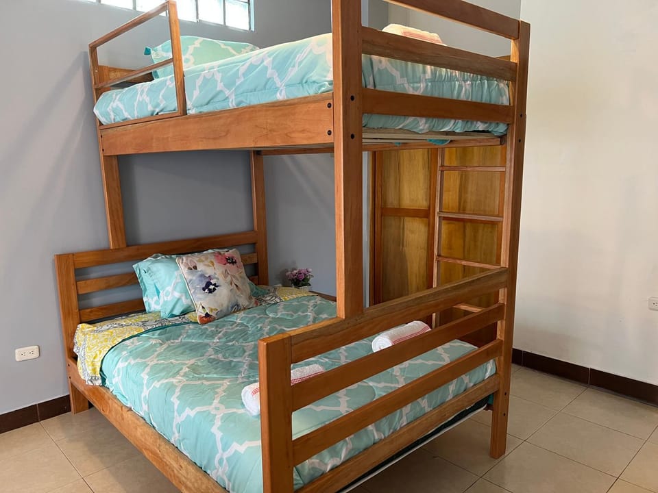 Bed, Bedroom, bunk bed
