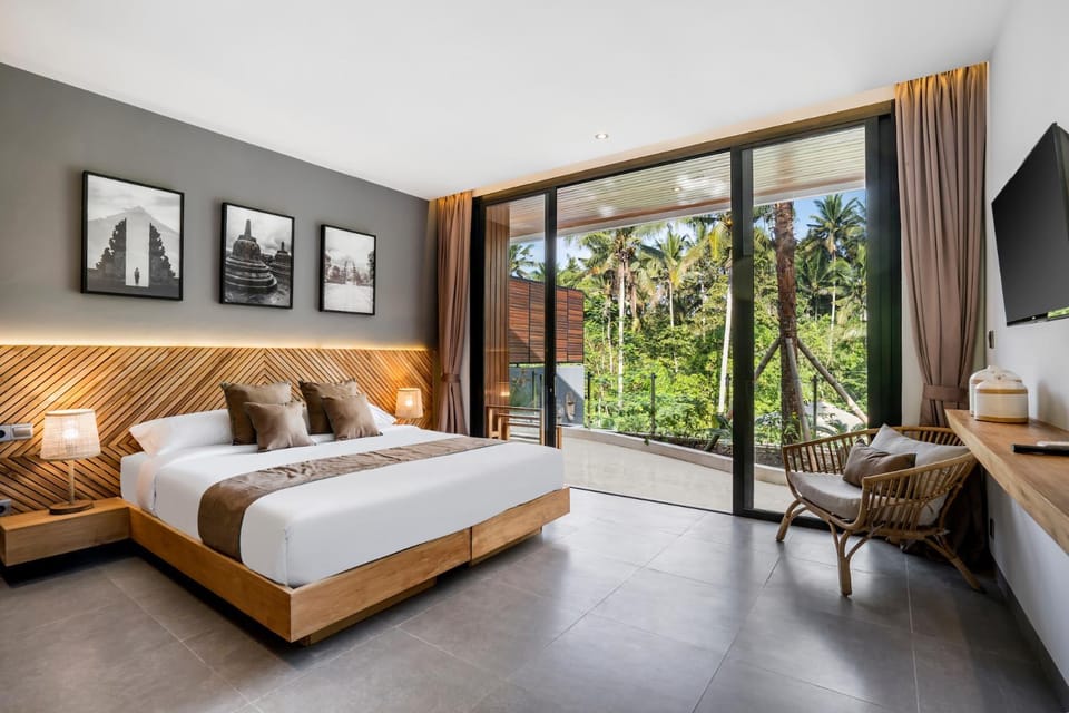 Bed, TV and multimedia, View (from property/room), Bedroom, air conditioner