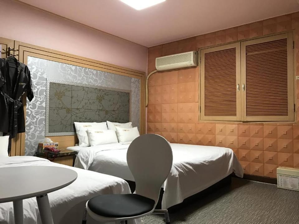 Sharp Hotel Jeonju Motel in South Korea