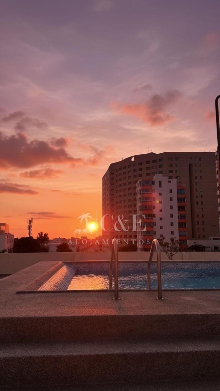 C&E ALOJAMIENTOS APARTAMENTOS , A una calle de la Playa Y Malecón Apartment in Salinas