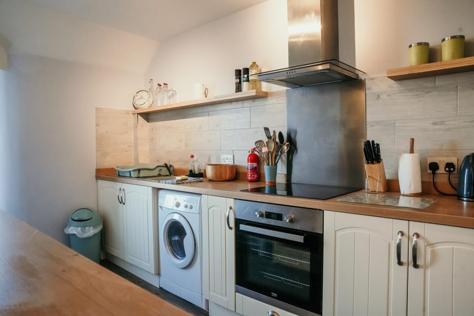 Coffee/tea facilities, Kitchen or kitchenette, pet friendly, stove, washing machine