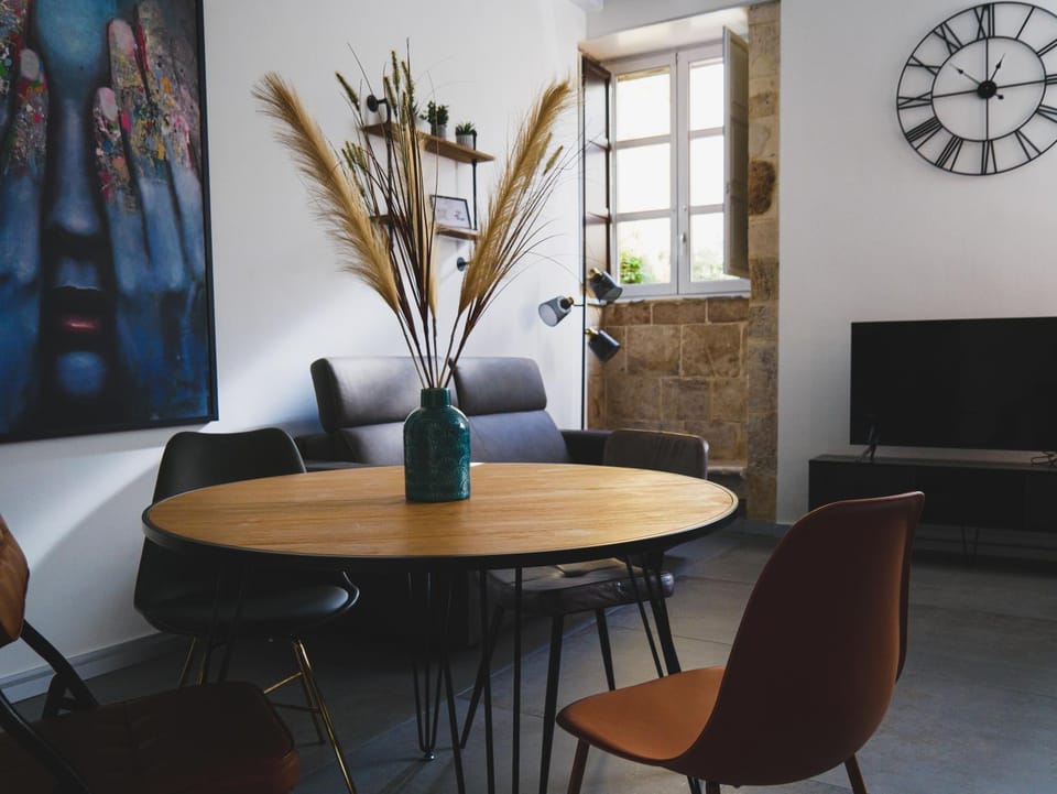 TV and multimedia, Living room, Dining area