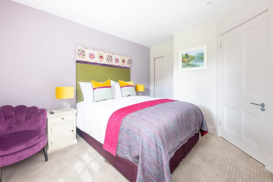 TV and multimedia, Photo of the whole room, Bedroom, furniture, wardrobe