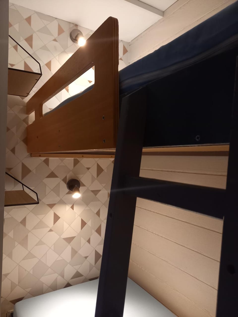 Bedroom, bunk bed