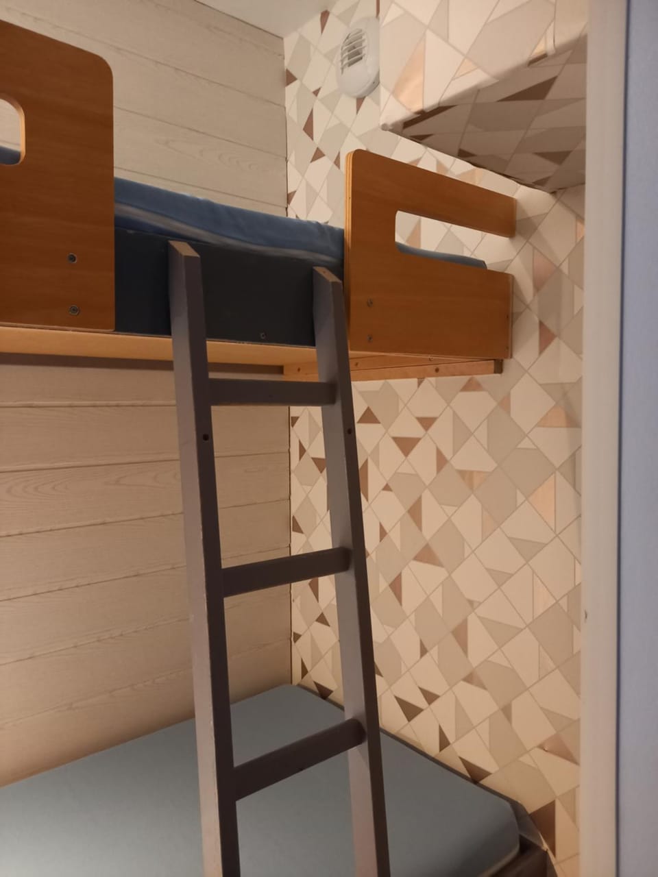 Bed, bunk bed