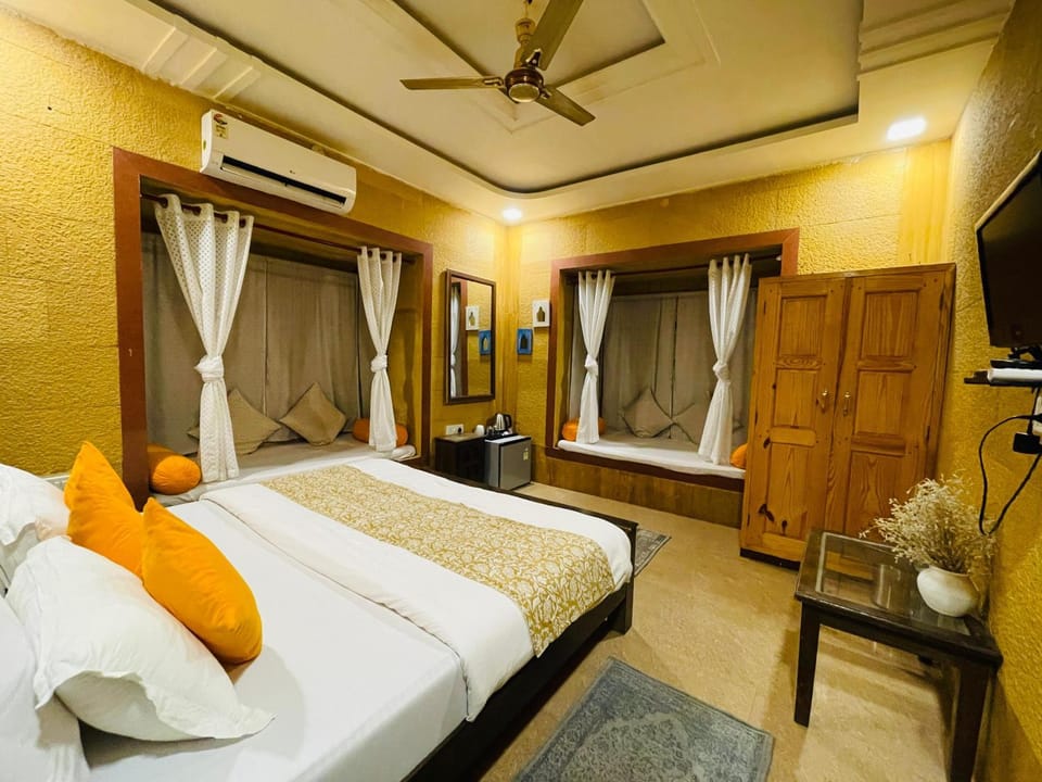 Bed, TV and multimedia, Photo of the whole room, Bedroom, air conditioner