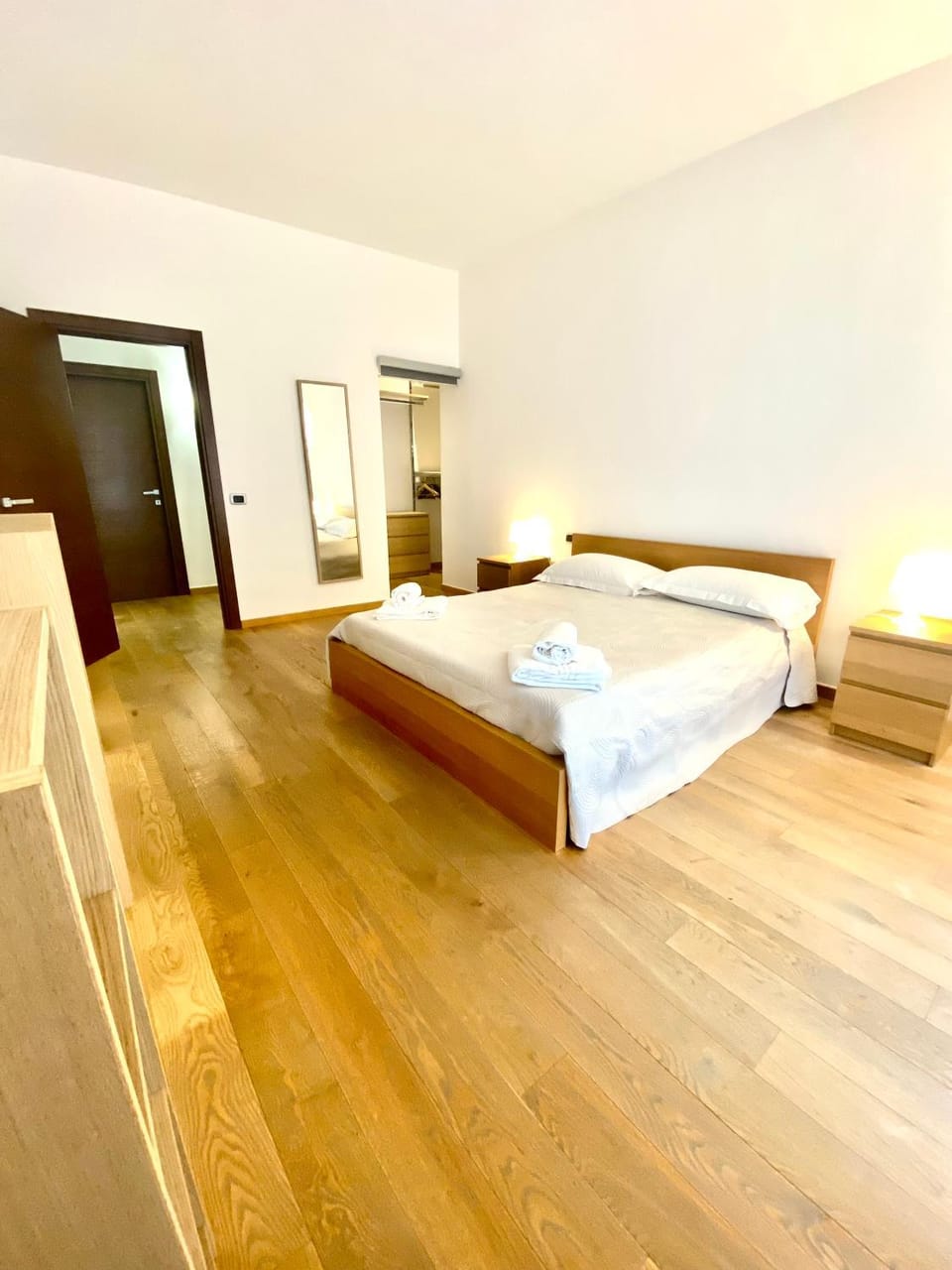 Photo of the whole room, wardrobe