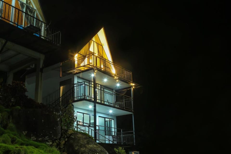 Hummingbird St.Clare Villas Villa in Central Province