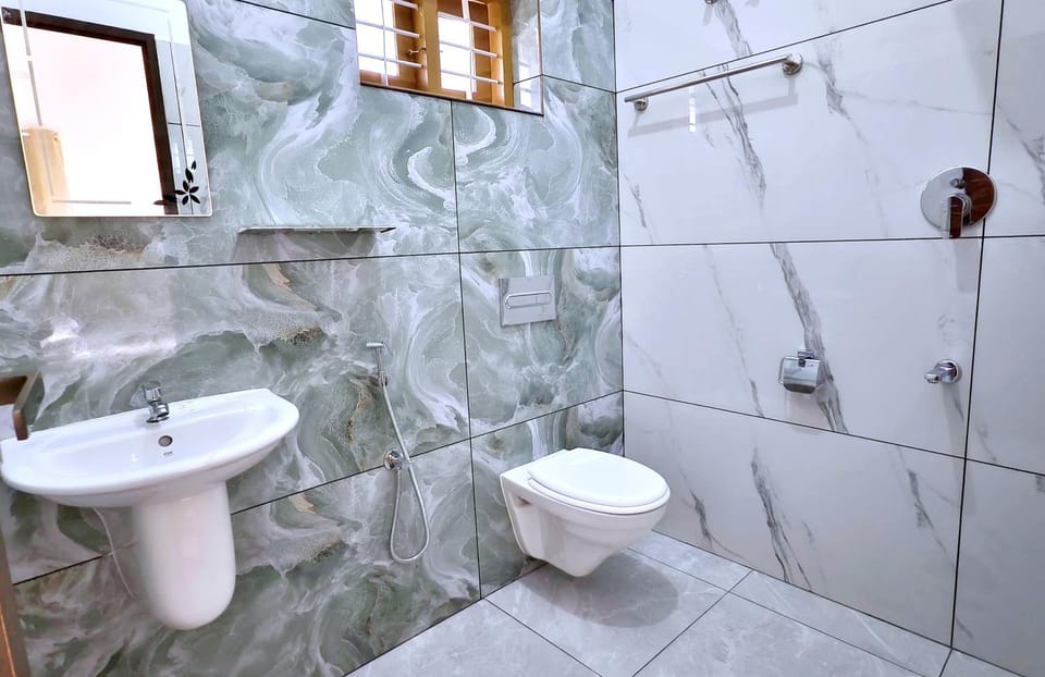 Shower, Toilet, Bathroom, Bathroom