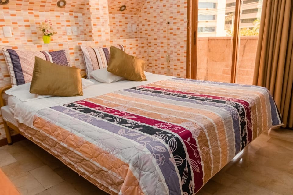 Bed, Balcony/Terrace, Photo of the whole room, Bedroom, City view