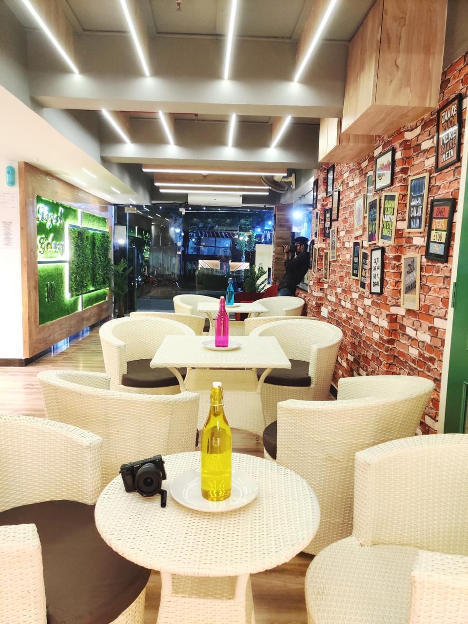 Restaurant/places to eat