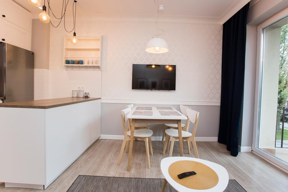Kitchen or kitchenette, Dining area, minibar, pet friendly, stove