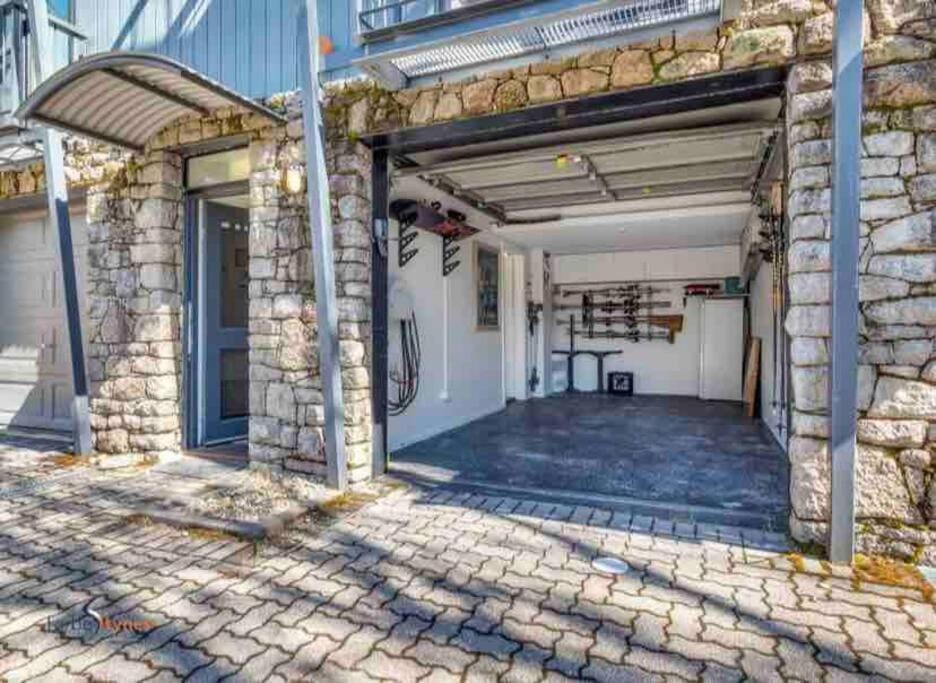 Property building, Skiing, storage