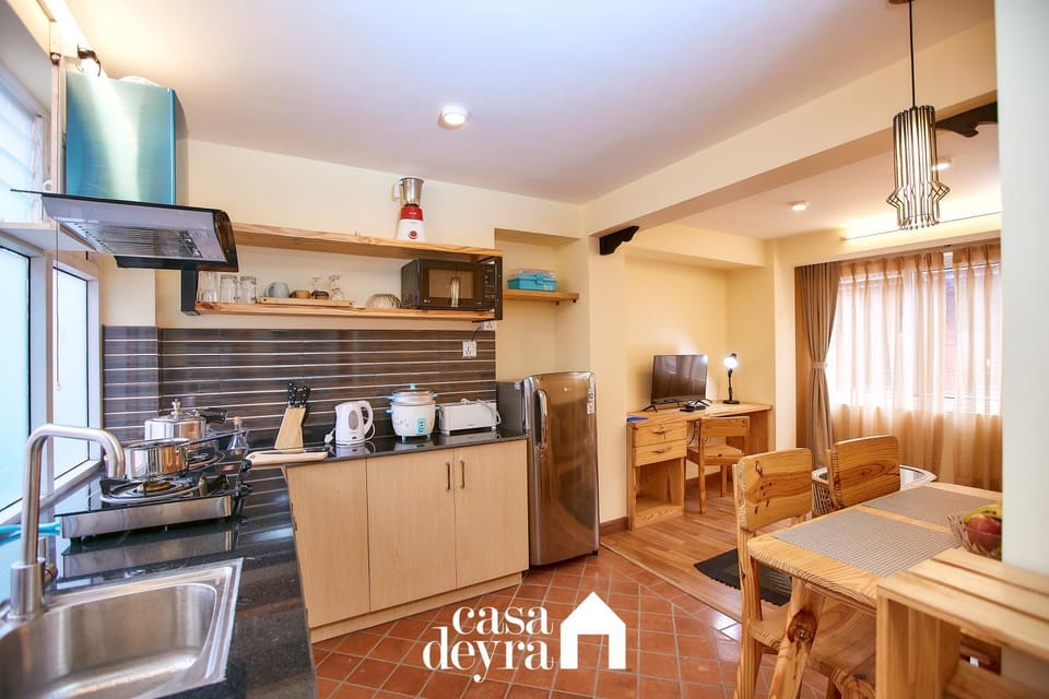 Kitchen or kitchenette, Dining area, stove