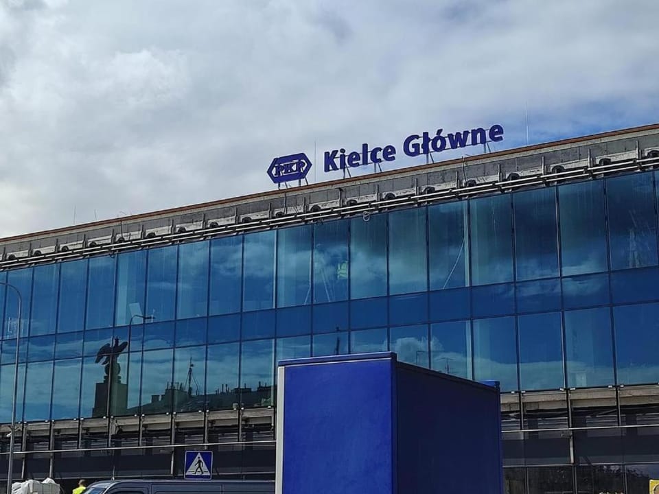 Channel Centrum Deptak PKP PKS -Garaż Podziemny zameldowanie -wymeldowanie bez kontaktowe Apartment in Poland