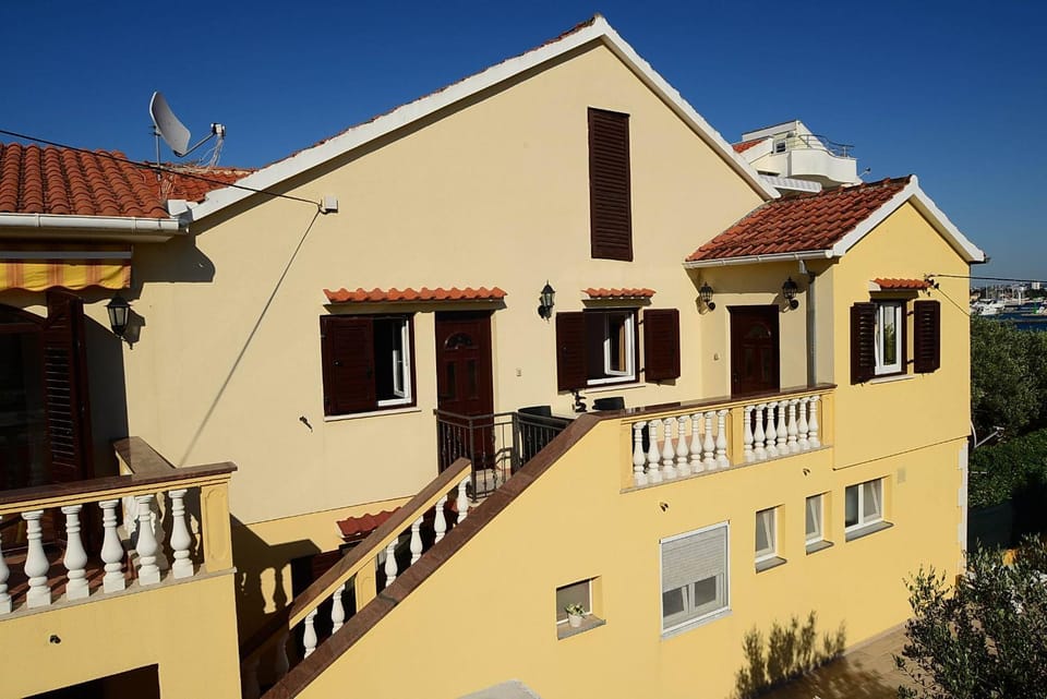 Property building, Facade/entrance, Facade/entrance