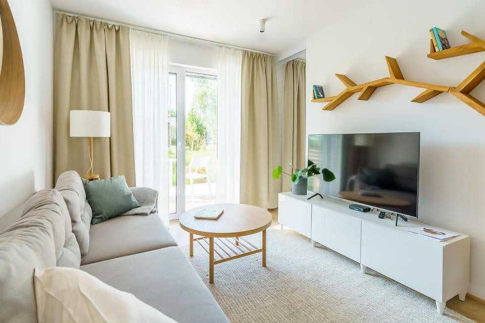 Communal lounge/ TV room, TV and multimedia, Living room, Seating area