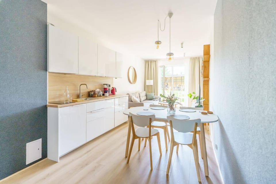 Kitchen or kitchenette, Dining area, Communal kitchen