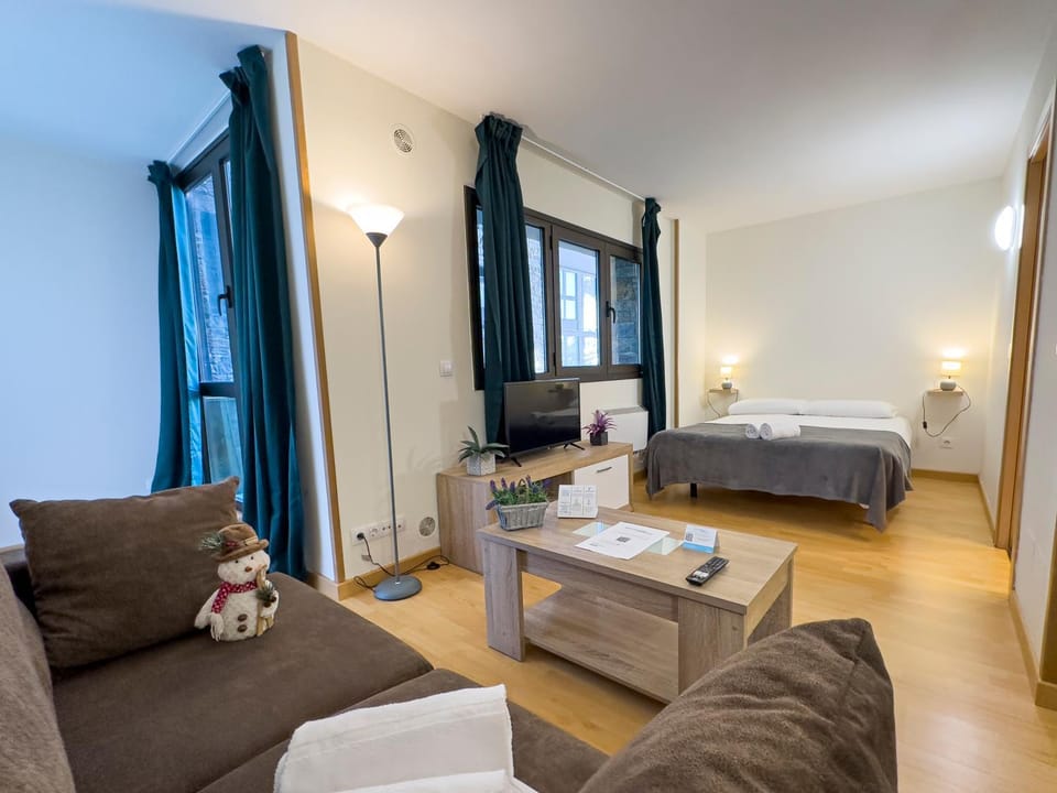 Bed, Living room