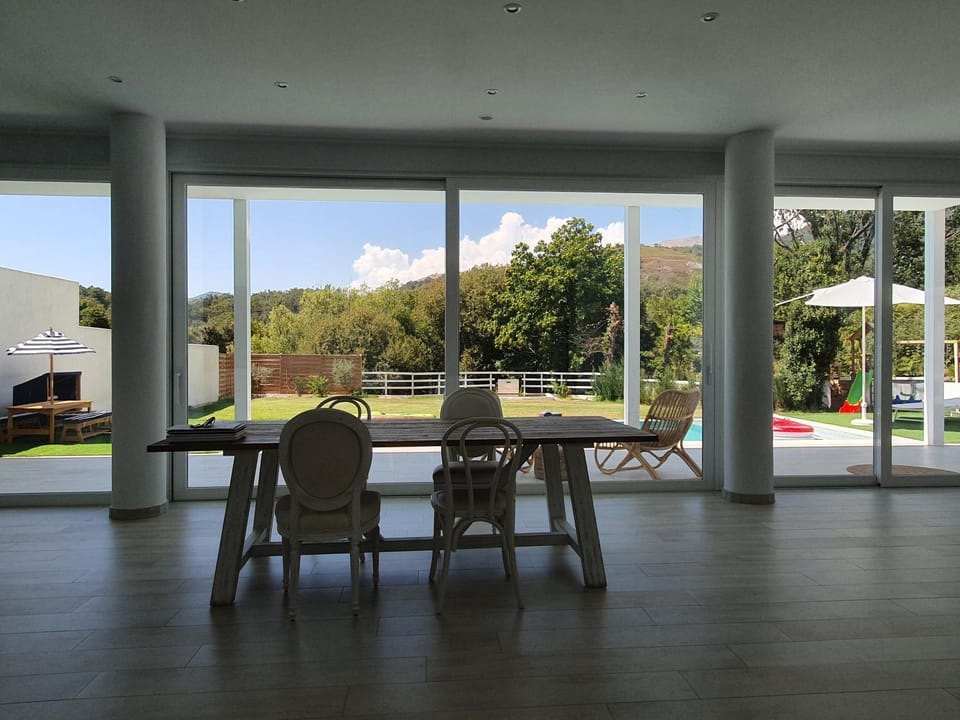 Day, View (from property/room), Lounge or bar, Seating area, Dining area