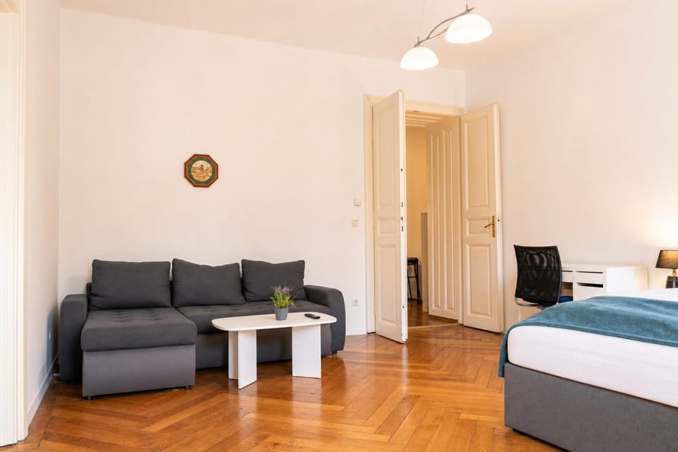 Bed, Seating area, Bedroom