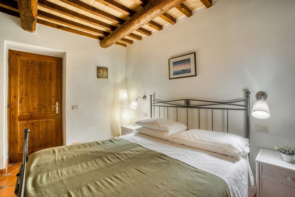 Property building, Living room, Bedroom