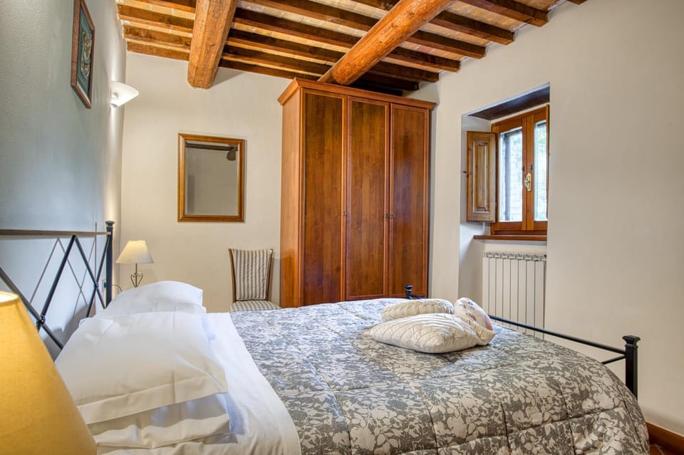 Property building, Living room, Bedroom