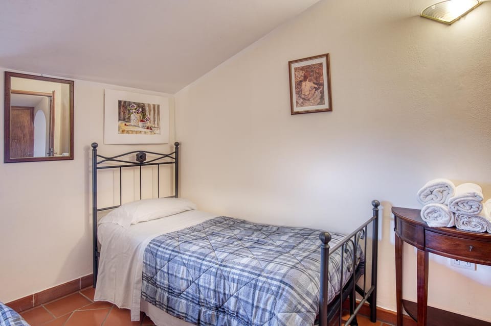 Property building, Living room, Bedroom
