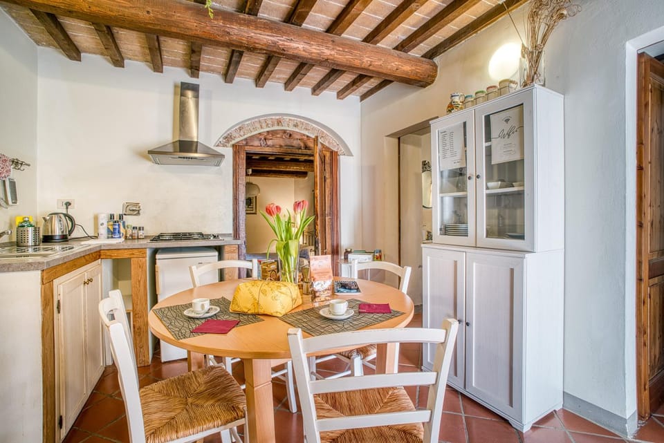Property building, Kitchen or kitchenette, Living room