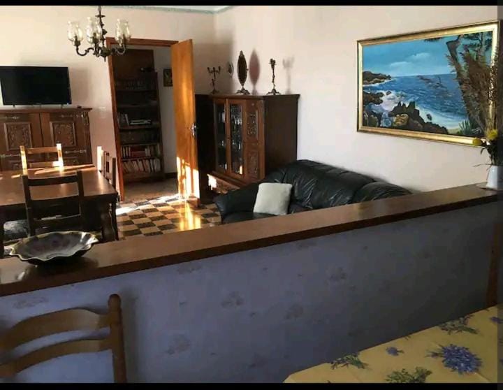 Grand Appartement 6 pers,lumineux,avec terrasse Sud de France Apartment in Occitanie