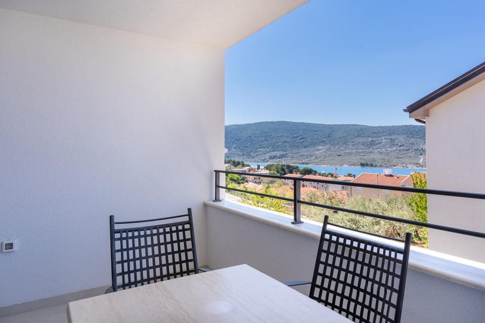 View (from property/room), Balcony/Terrace