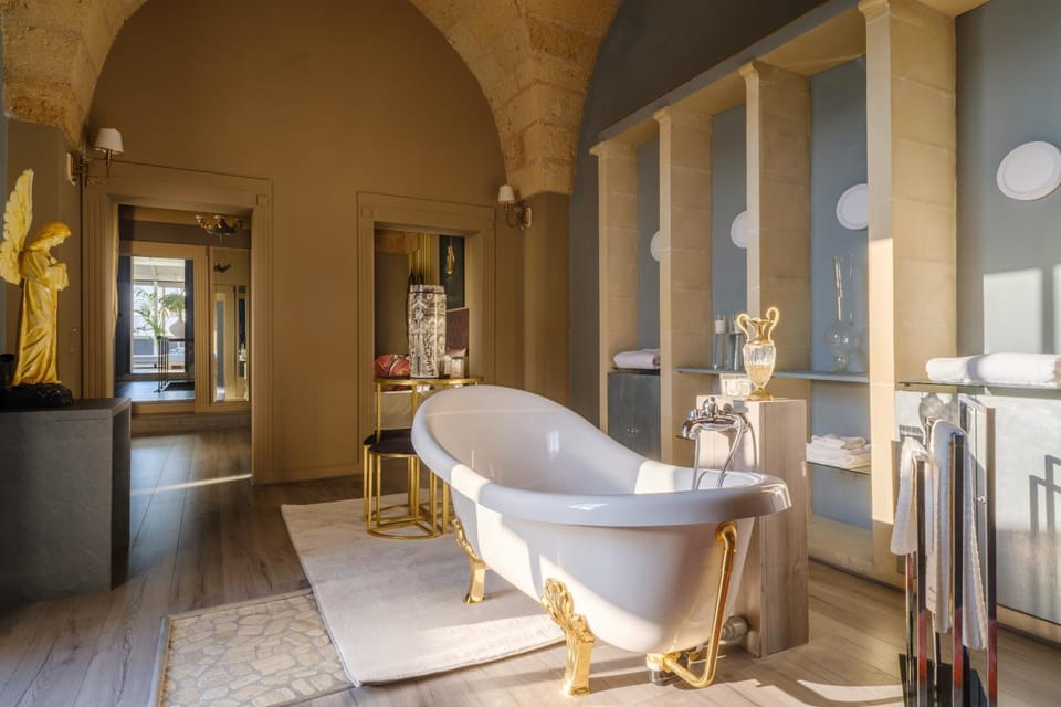 Bathroom, Living room